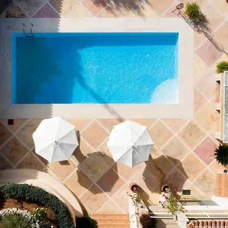 Paragon Of Hinitsa Nisís Khinítsa