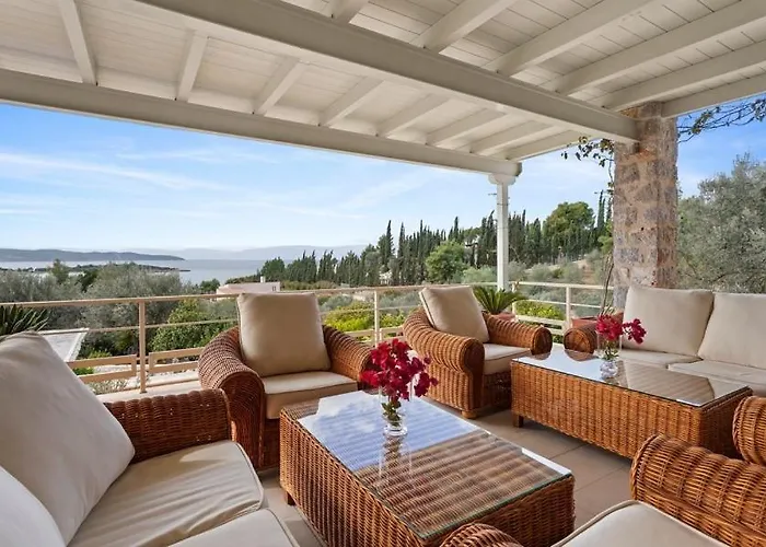 Paragon Of Hinitsa * Nisís Khinítsa