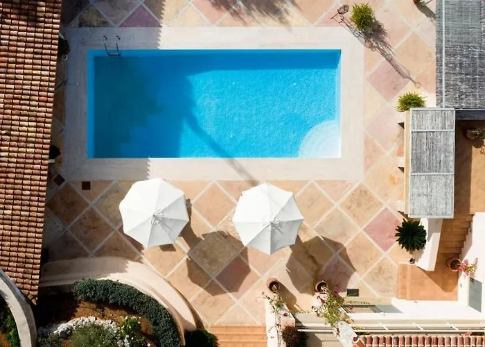 Paragon Of Hinitsa Nisís Khinítsa