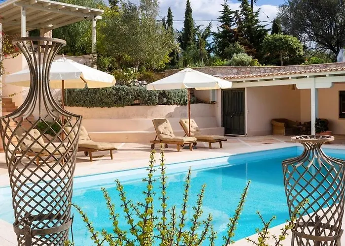 Paragon Of Hinitsa Willa Nisís Khinítsa