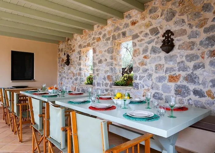 Paragon Of Hinitsa * Nisís Khinítsa