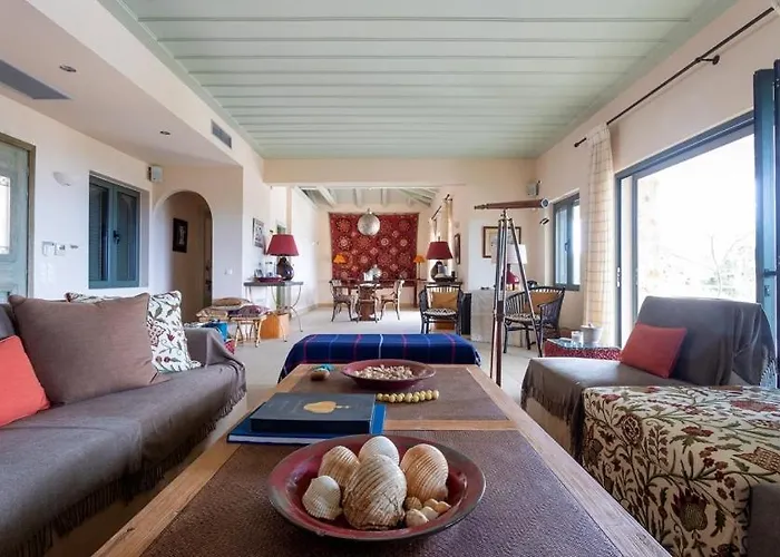 Paragon Of Hinitsa Willa Nisís Khinítsa